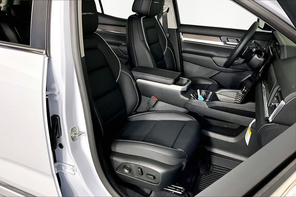 New 2026 GMC Terrain Denali w/ LPO, Floor Liner Package image 11