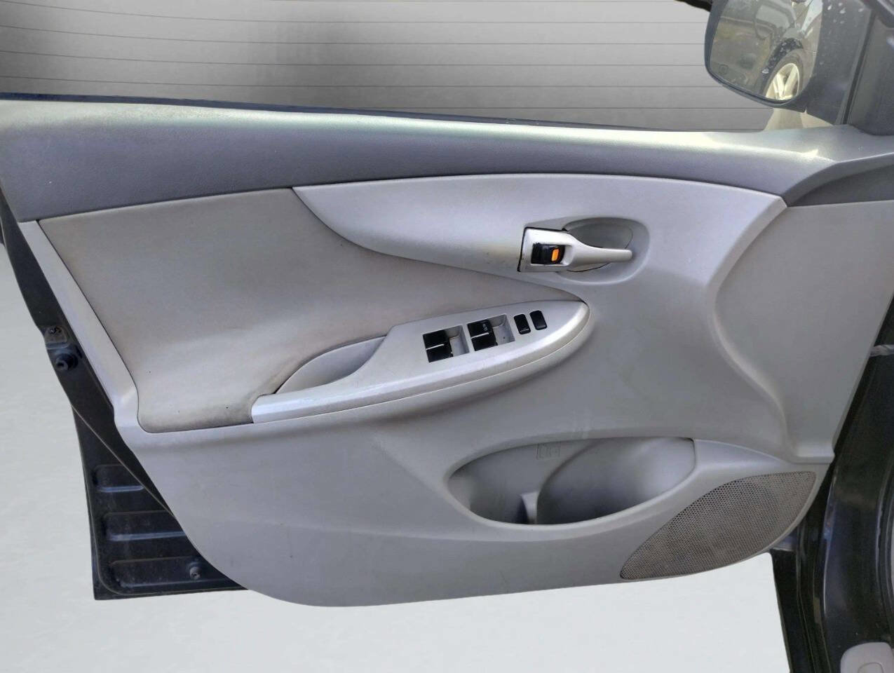 Used 2010 Toyota Corolla LE FWD image 8