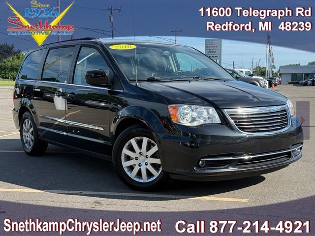 Certified 2016 Chrysler Town & Country Touring FWD image 1