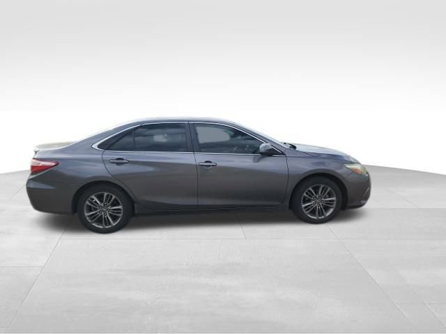 Used 2016 Toyota Camry SE FWD image 2