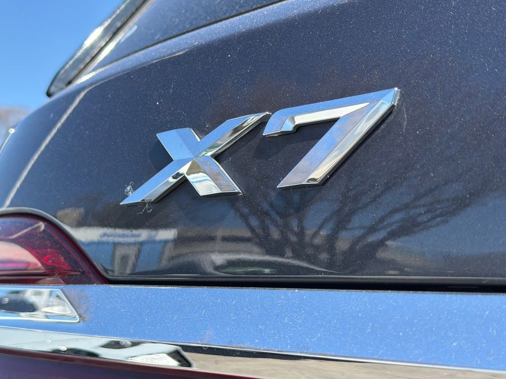 Used 2022 BMW X7 xDrive40i w/ Premium Package image 11