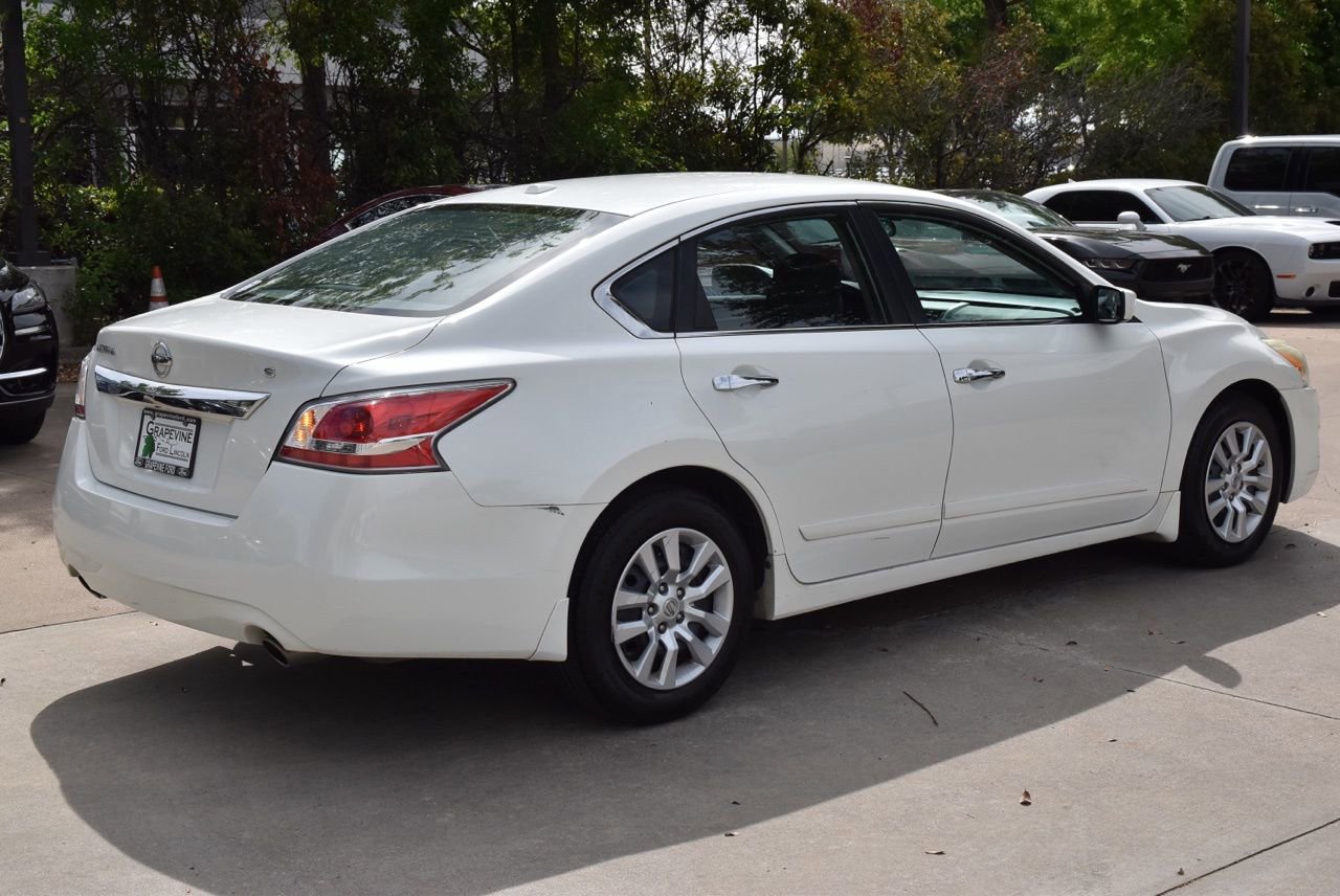 Used 2015 Nissan Altima 2.5 S w/ Power Driver Seat Package FWD image 7