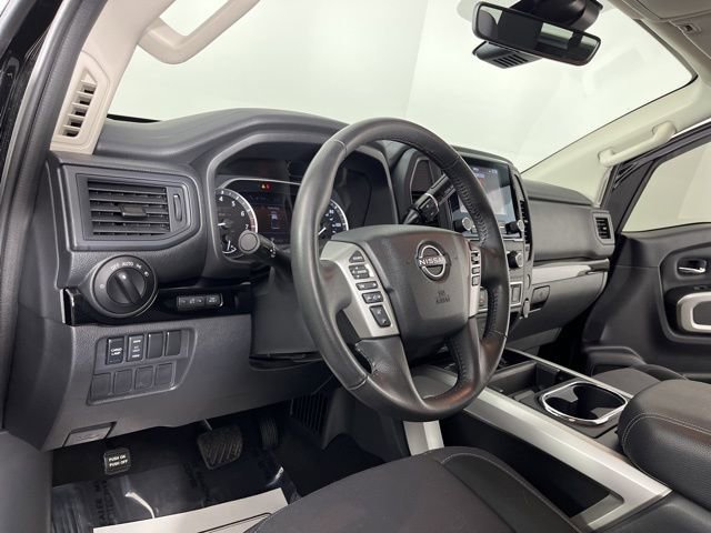 Used 2024 Nissan Titan SV w/ SV Convenience Package image 19