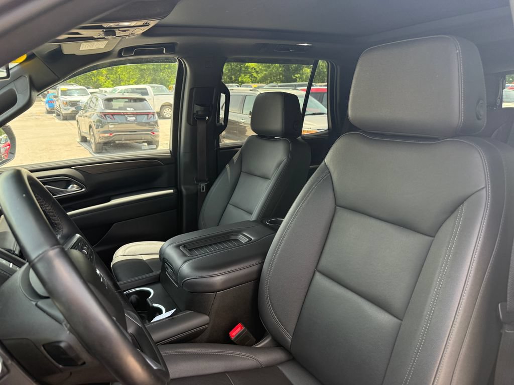 Used 2023 Chevrolet Tahoe Z71 w/ Luxury Package AWD/4WD image 24