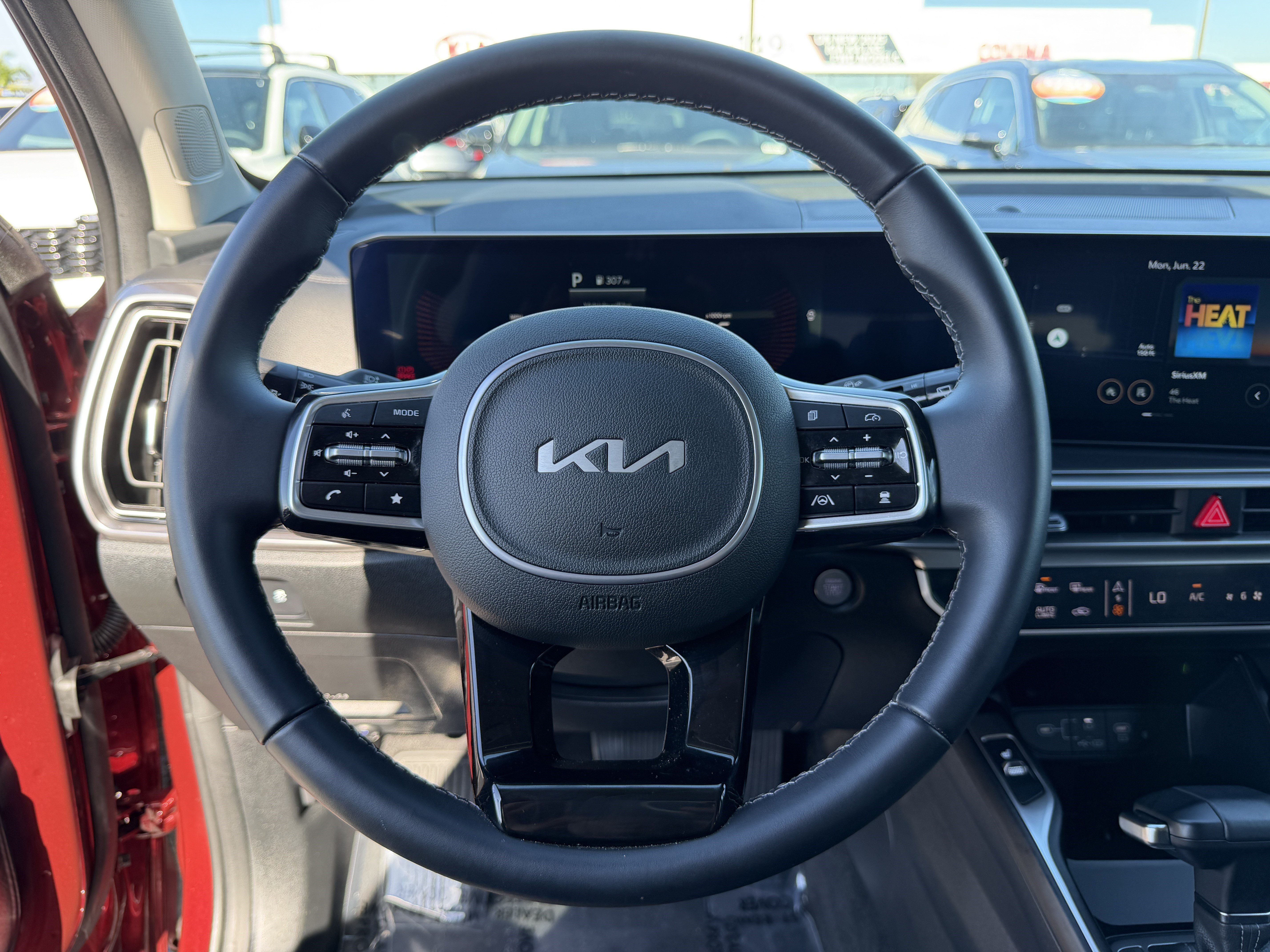 Certified 2025 Kia Sorento S w/ Panoramic Sunroof Package FWD image 19