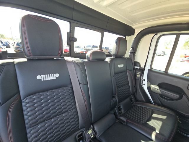 Used 2023 Jeep Gladiator Rubicon w/ LED Lighting Group AWD/4WD image 15