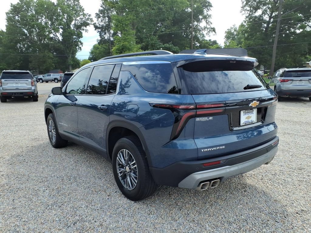 Used 2026 Chevrolet Traverse LT w/ Driver Confidence Package FWD image 5