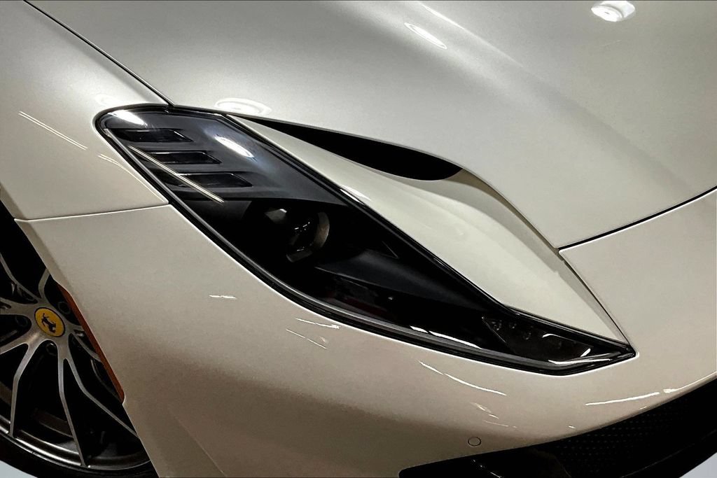 Used 2021 Ferrari 812 GTS RWD image 26
