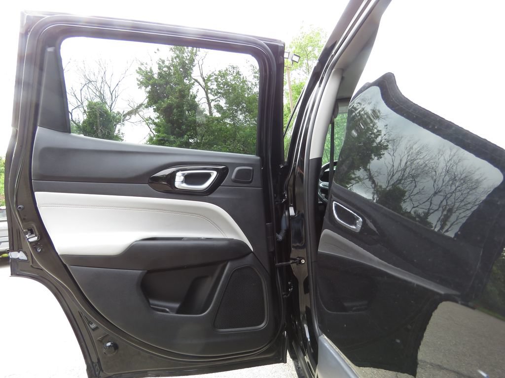 Used 2022 Jeep Compass Limited w/ Sun and Sound Group AWD/4WD image 18