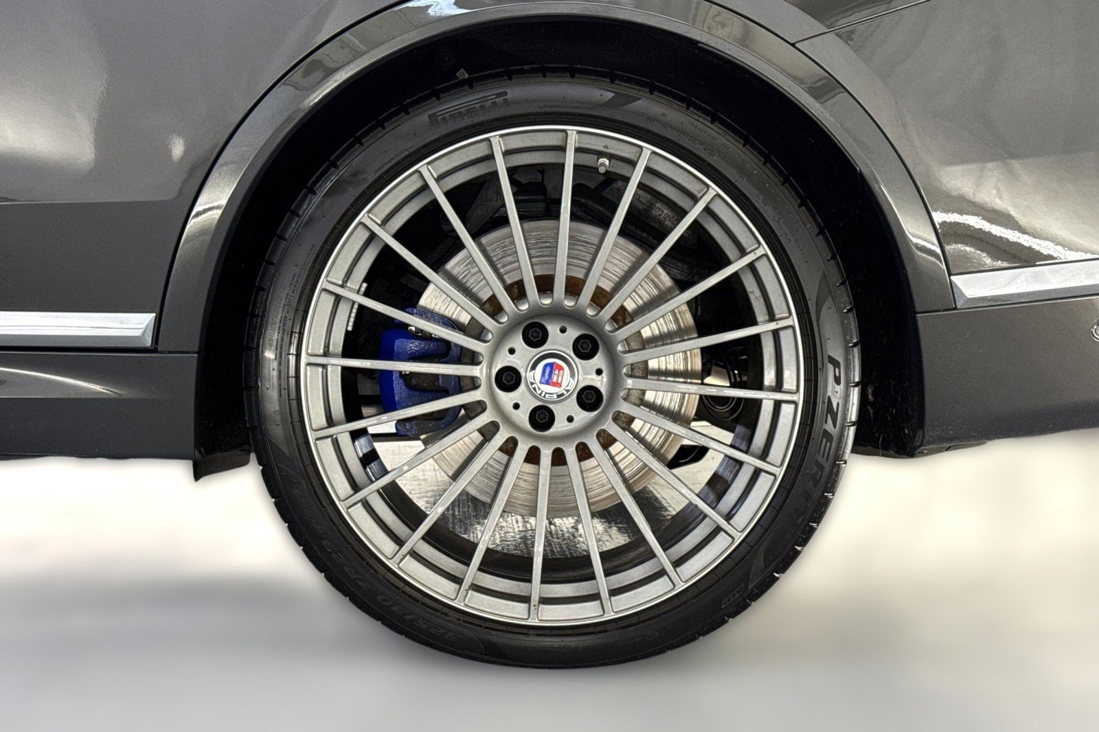 Used 2024 BMW ALPINA XB7 ALPINA XB7 image 11
