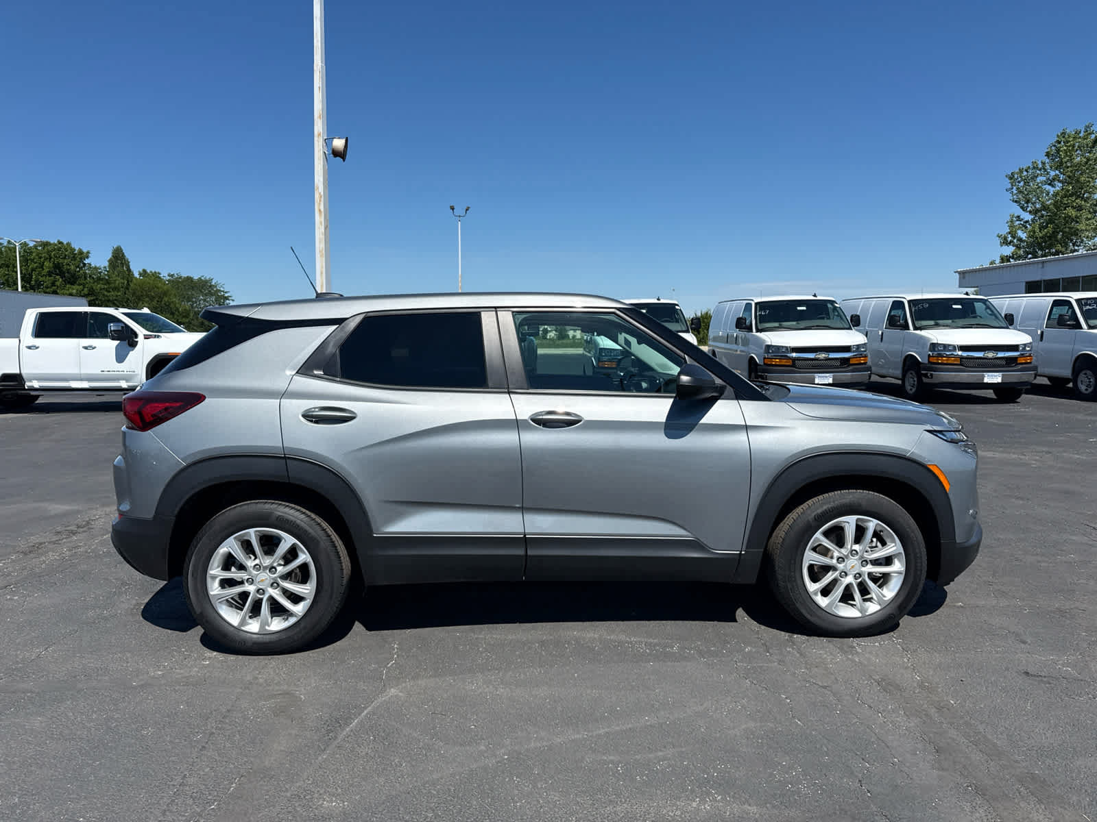 Certified 2024 Chevrolet TrailBlazer LS w/ LS Convenience Package FWD image 6