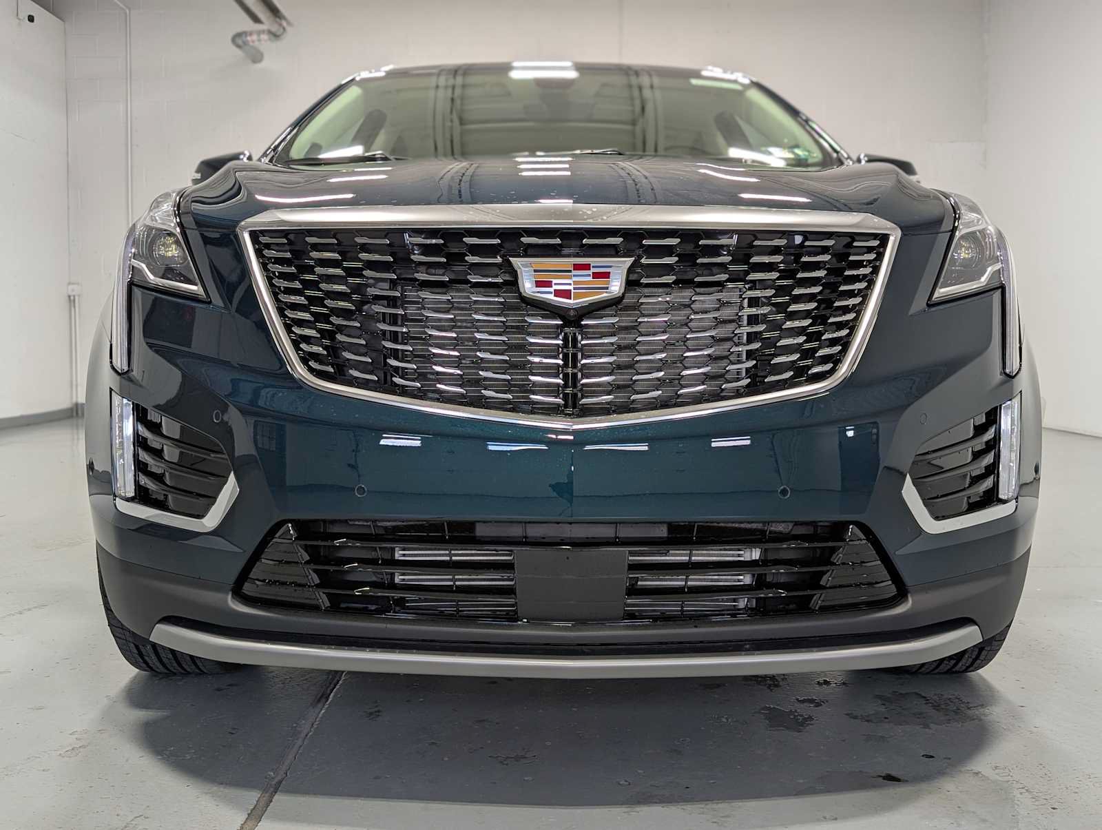 New 2026 Cadillac XT5 Premium Luxury w/ Driver Assist Package AWD/4WD image 2