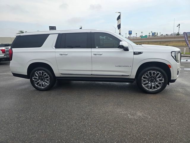 Used 2024 GMC Yukon XL Denali Ultimate AWD/4WD image 4