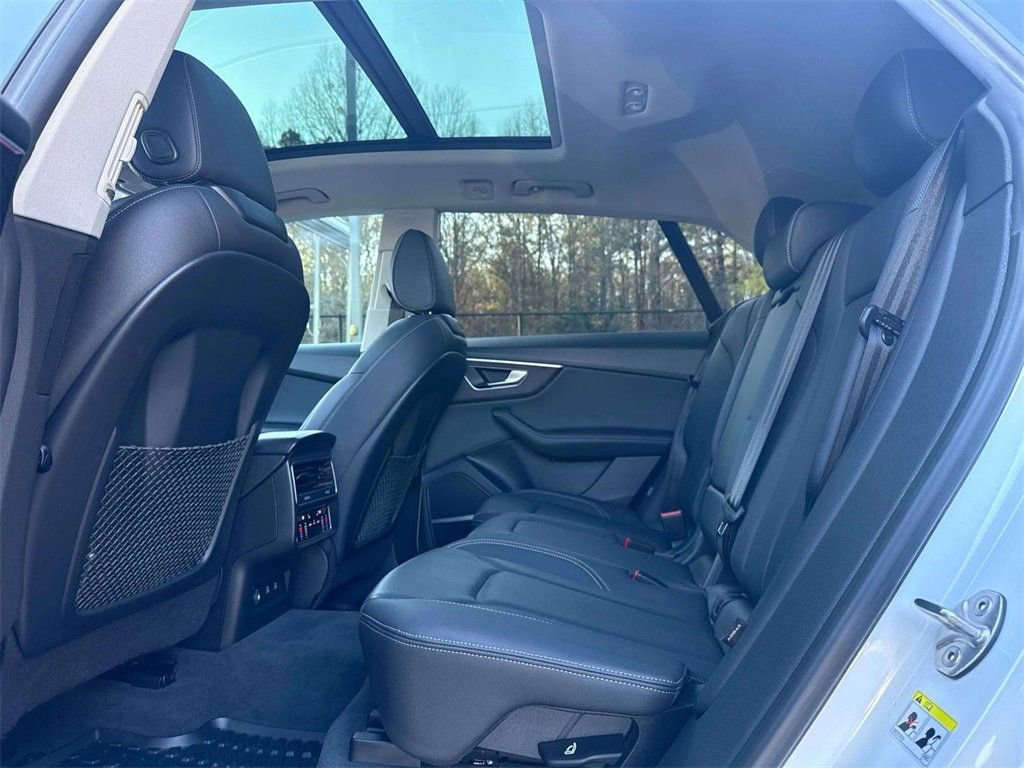 Used 2023 Audi Q8 Premium Plus image 21