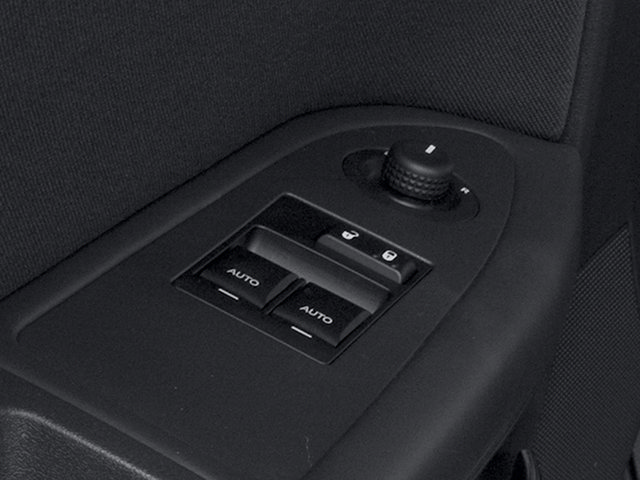 Used 2014 Dodge Challenger SXT RWD image 18