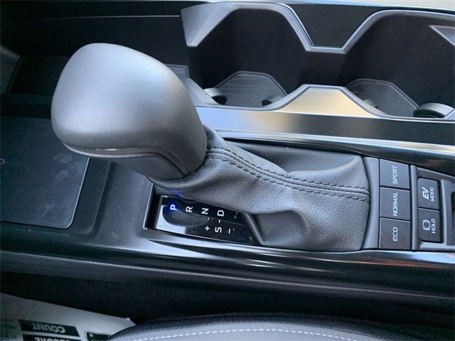 Used 2025 Toyota Camry SE image 25