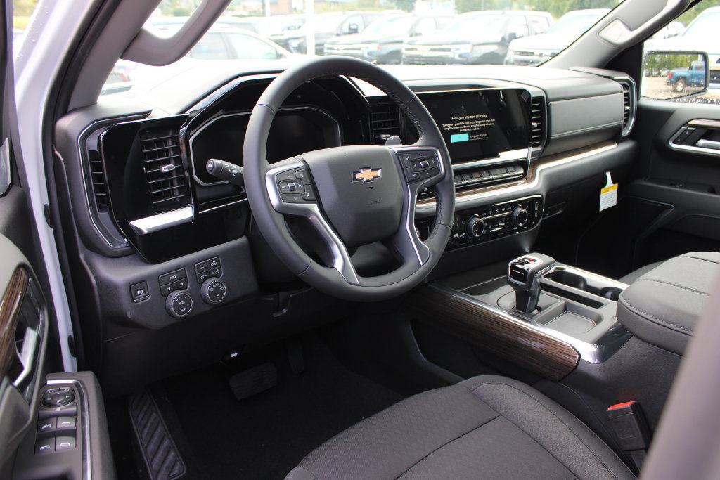 New 2026 Chevrolet Silverado 1500 LT w/ Safety Package AWD/4WD image 16