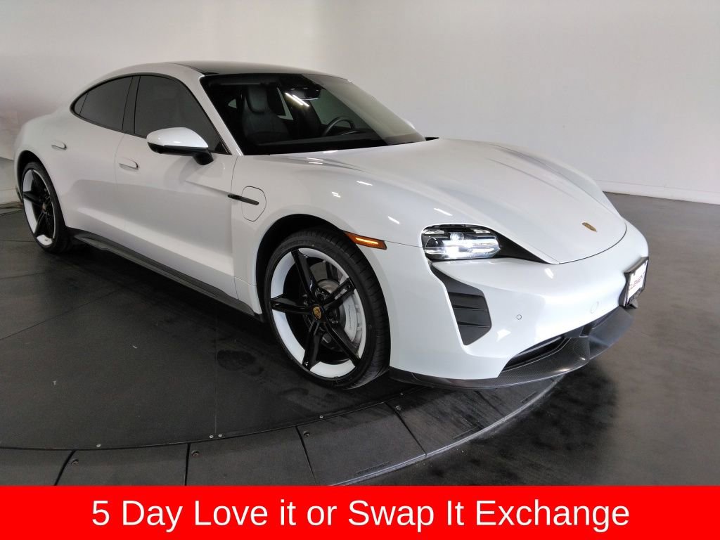 Used 2022 Porsche Taycan image 3
