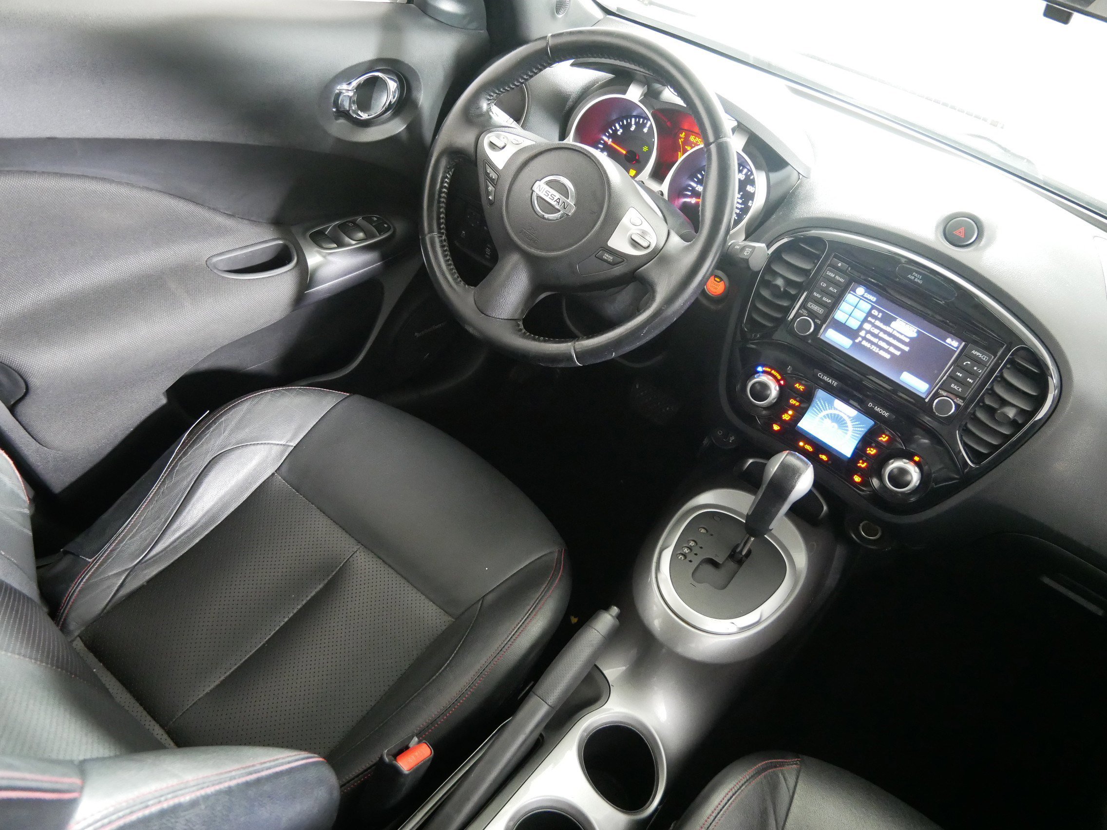 Used 2014 Nissan Juke SL image 9