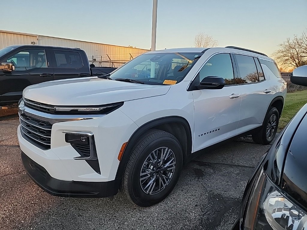 Certified 2025 Chevrolet Traverse LT