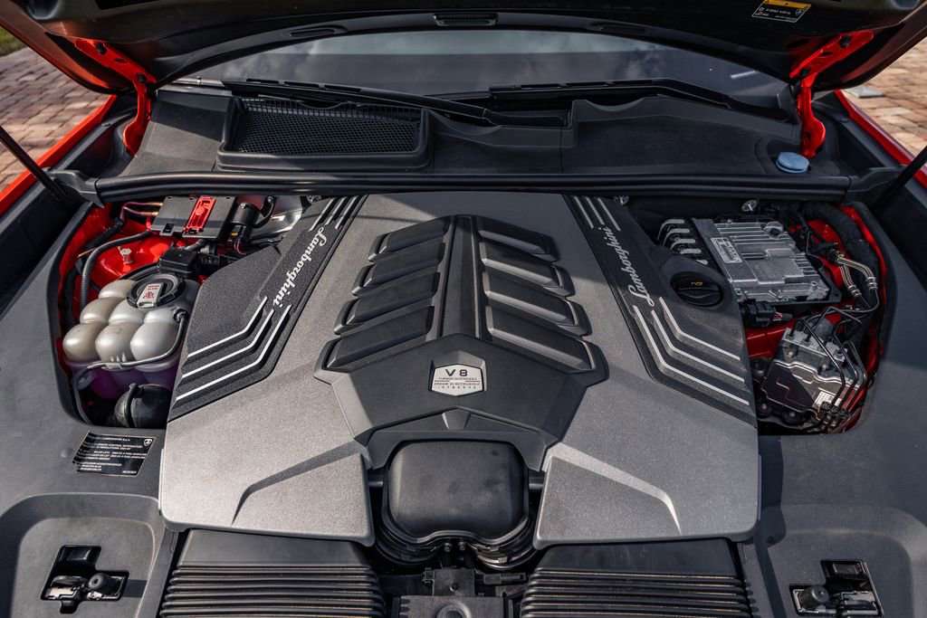 Used 2024 Lamborghini Urus Performante AWD/4WD image 51