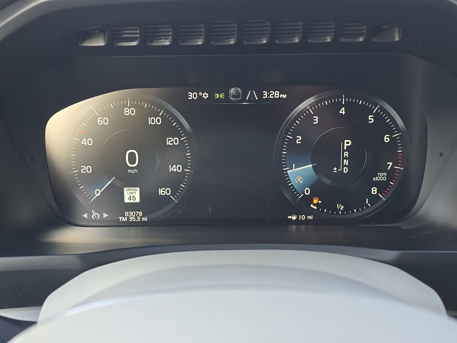 Used 2017 Volvo XC90 T6 Momentum w/ Vision Package image 12