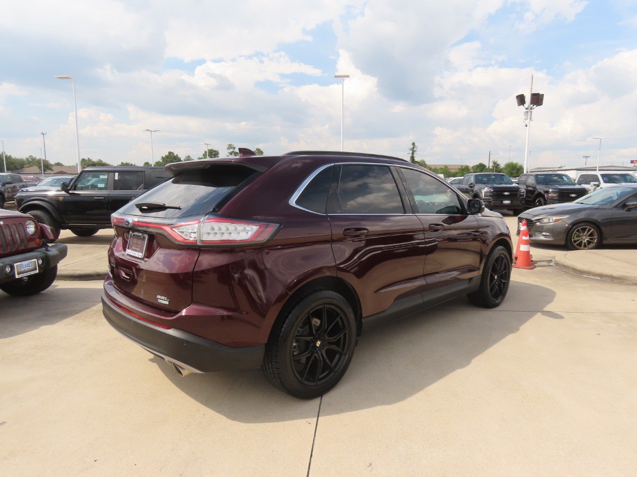 Used 2018 Ford Edge SEL w/ Equipment Group 201A FWD image 11