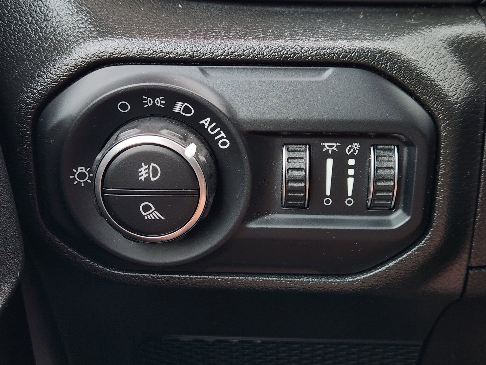 Used 2022 Jeep Gladiator Sport AWD/4WD image 25