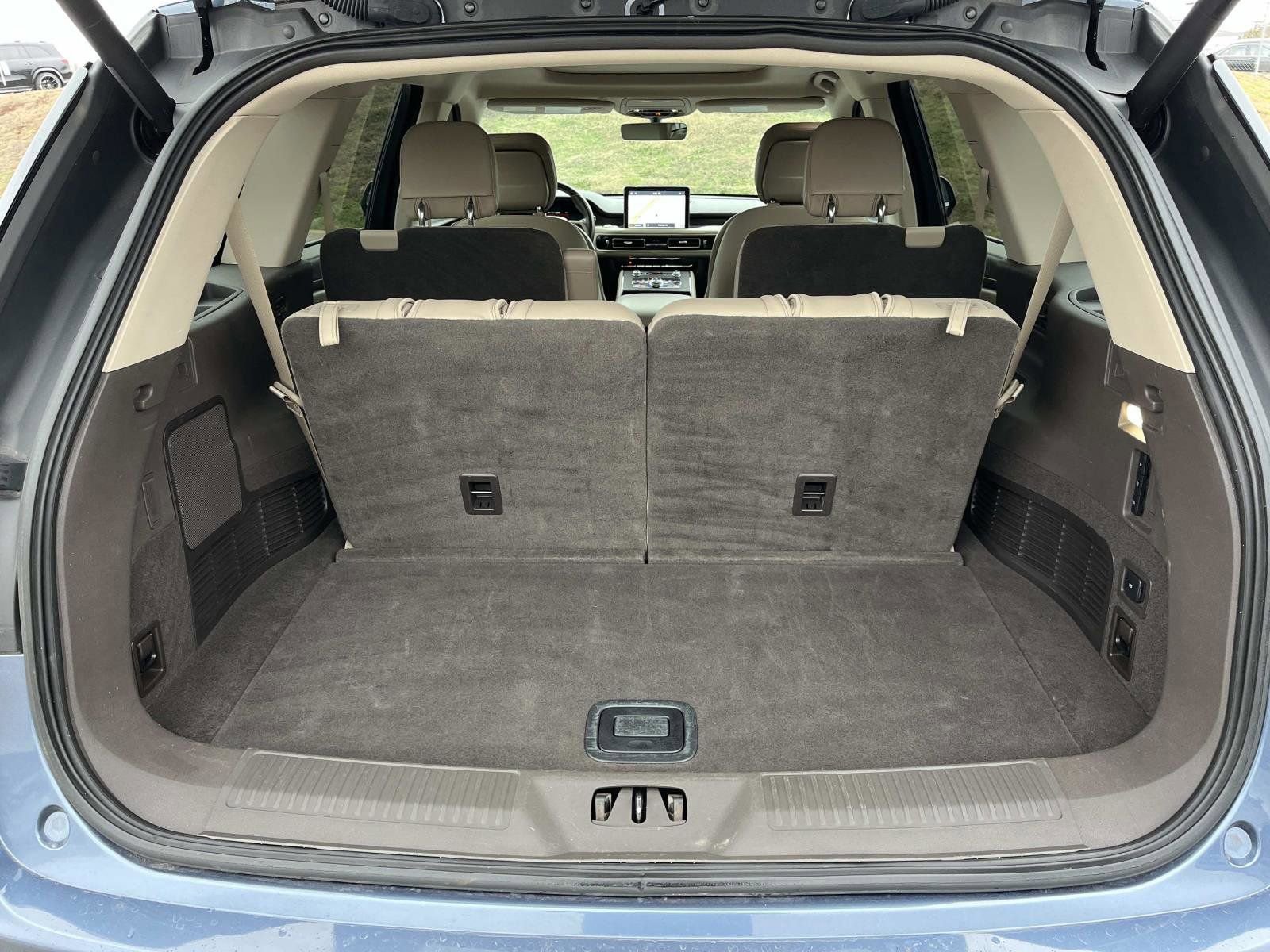 Used 2020 Lincoln Aviator Reserve w/ Elements Package Plus image 10