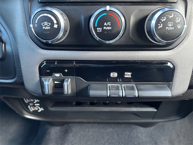 Used 2024 RAM 3500 Big Horn image 24