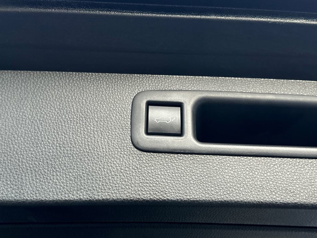 Used 2022 Toyota Highlander XLE image 7