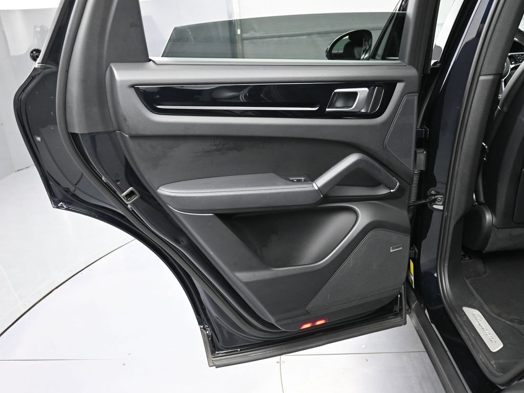 Certified 2022 Porsche Cayenne AWD/4WD image 23