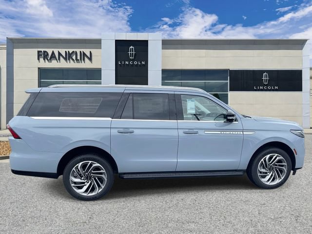 New 2026 Lincoln Navigator L Premier AWD/4WD image 2