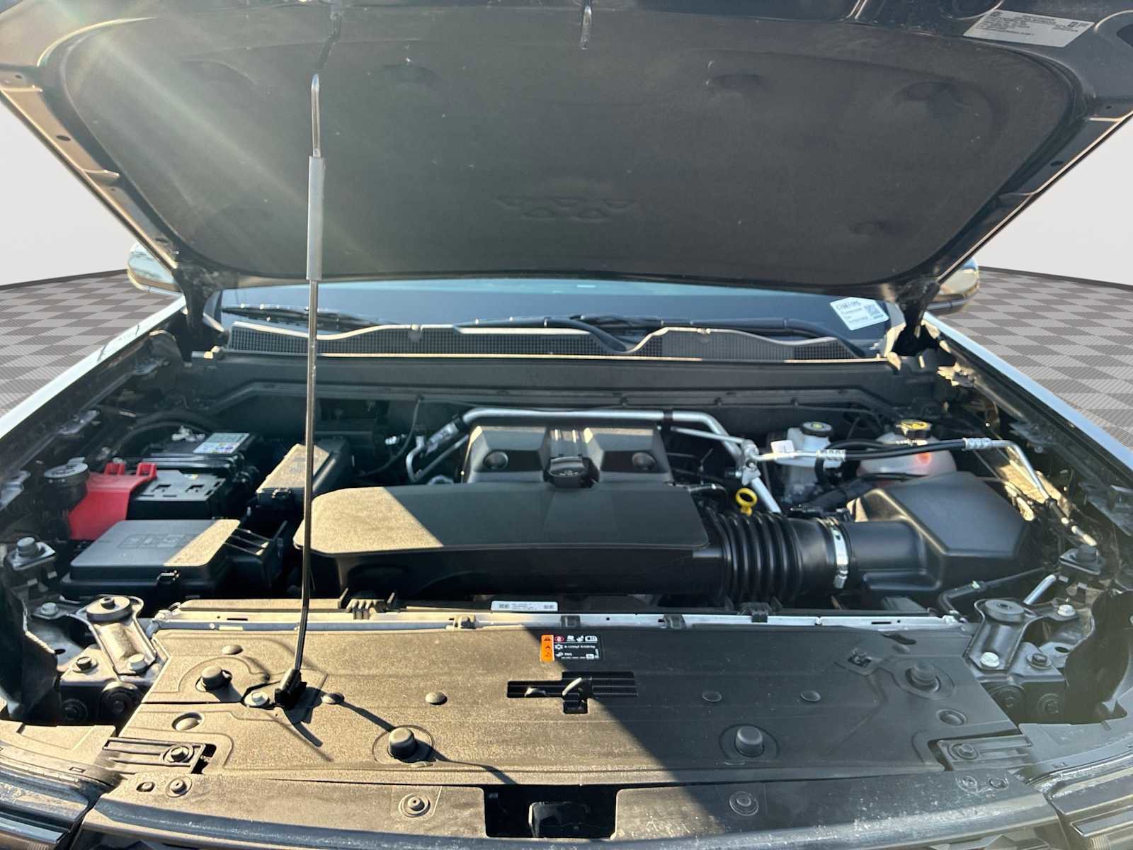 Certified 2025 Chevrolet Colorado ZR2 w/ Midnight Edition image 31