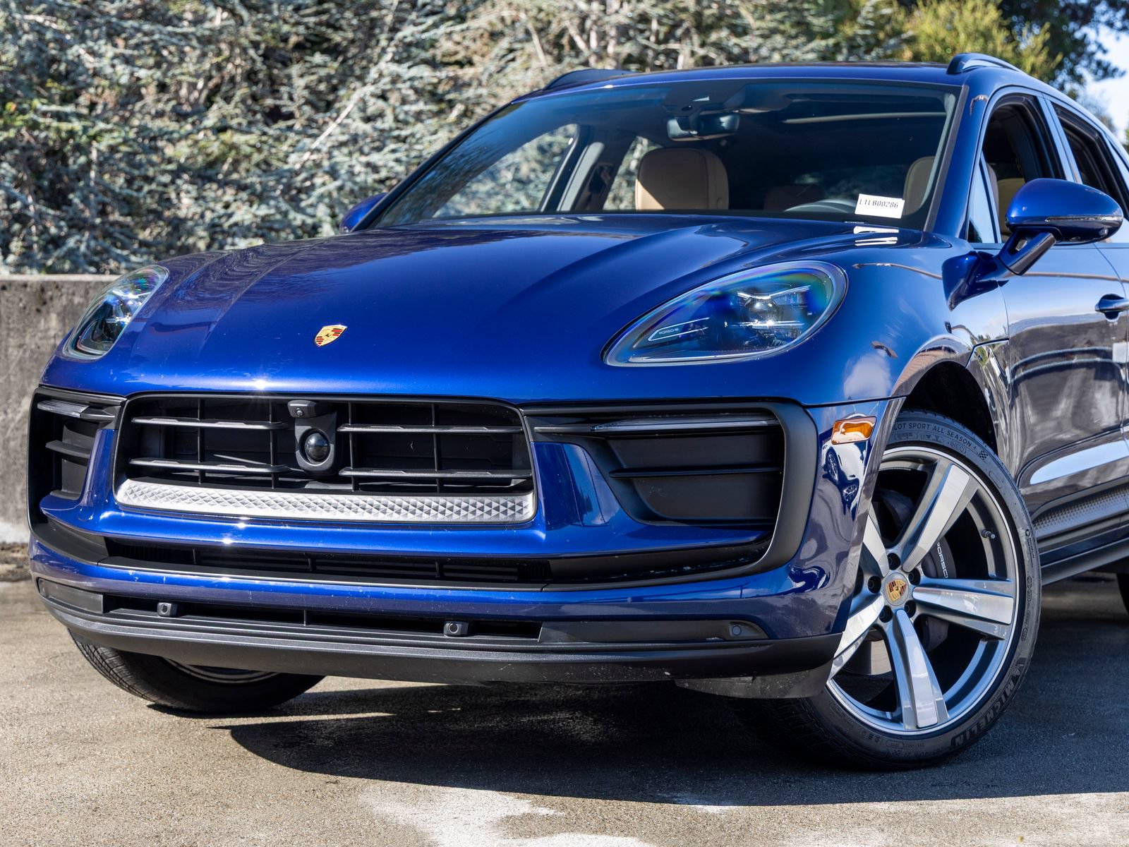 Certified 2026 Porsche Macan AWD/4WD image 7