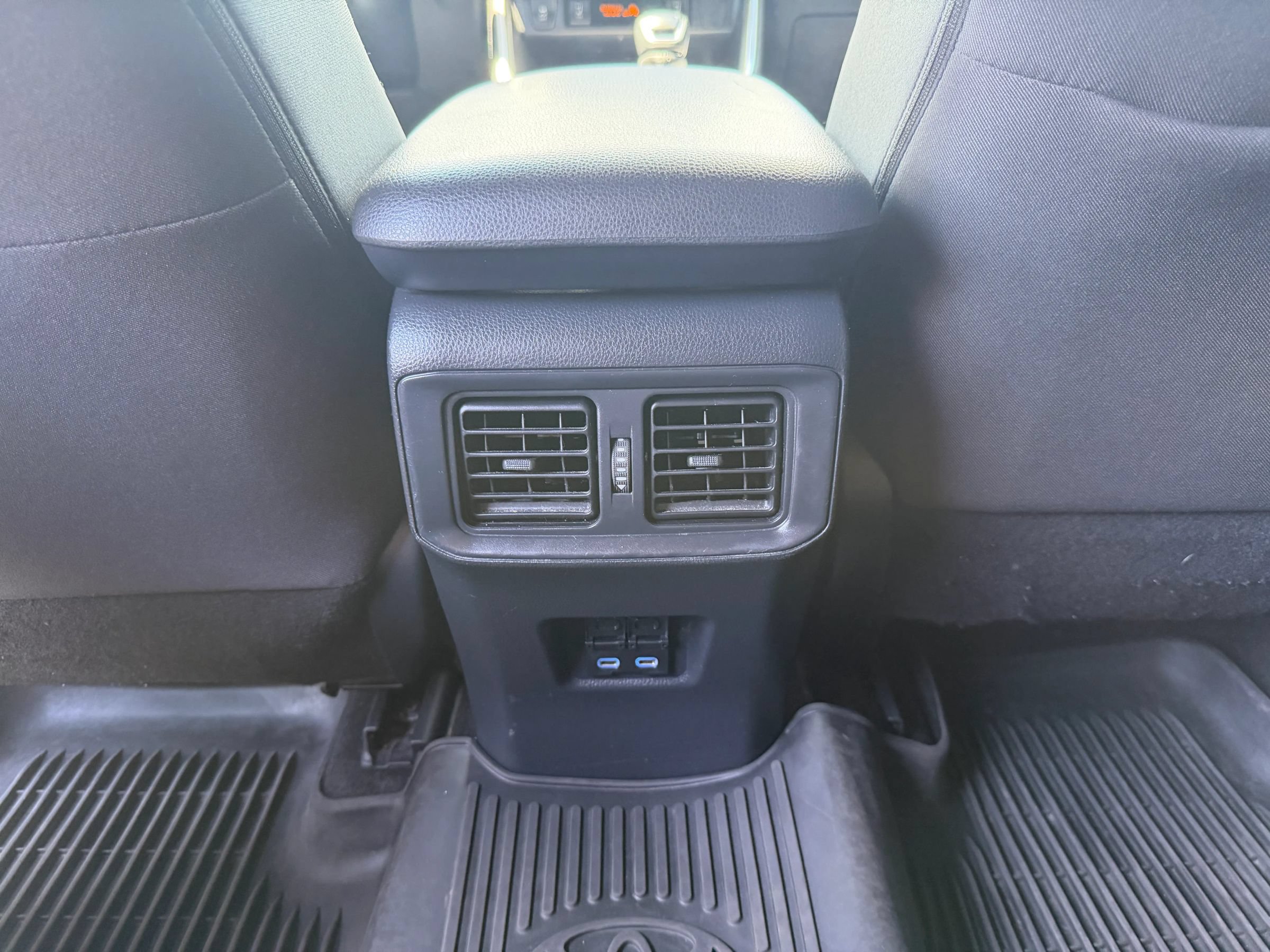 Used 2022 Toyota RAV4 SE w/ Convenience Package AWD/4WD image 36