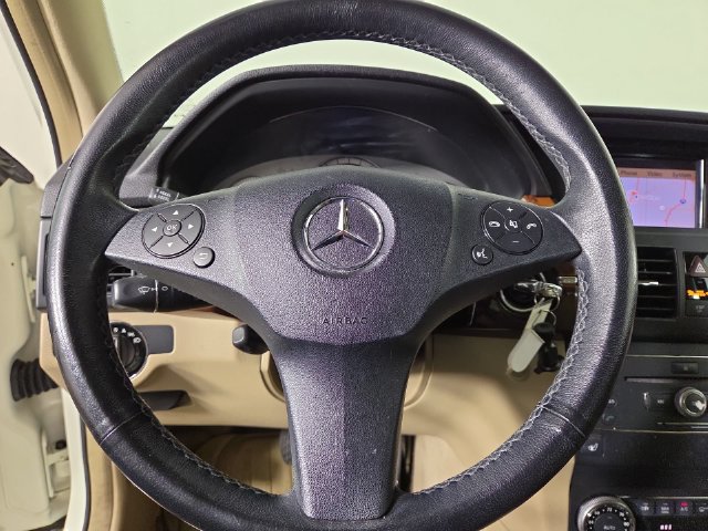Used 2010 Mercedes-Benz GLK 350 4MATIC image 23