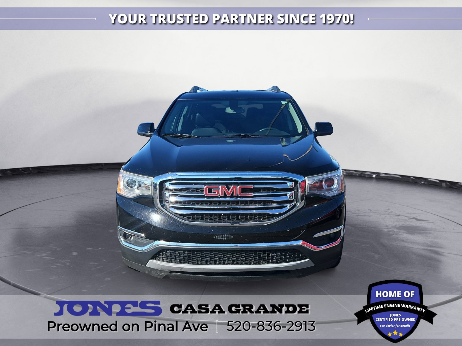 Used 2017 GMC Acadia SLT FWD image 2