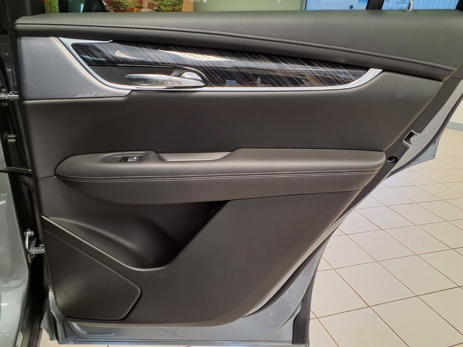 Certified 2025 Cadillac XT6 Premium Luxury FWD image 13