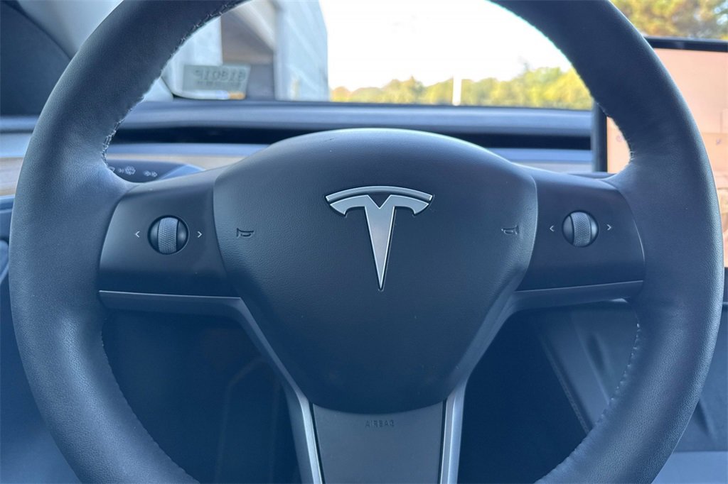 Used 2024 Tesla Model Y 2WD image 22