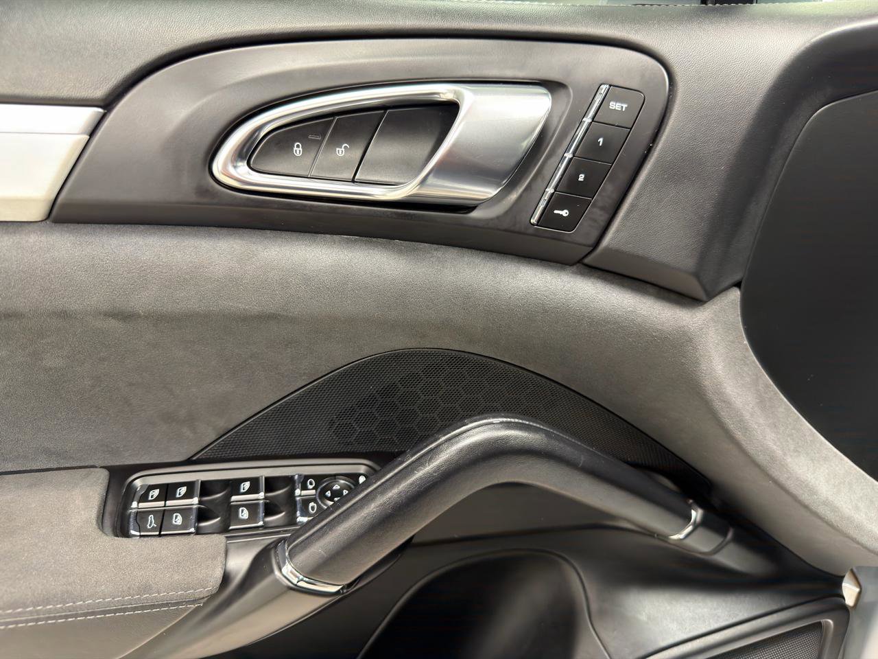 Used 2016 Porsche Cayenne GTS image 15