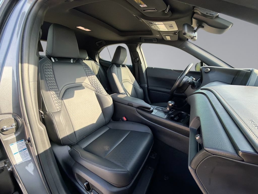 Used 2021 Lexus UX 250h w/ Accessory Package (Z2) AWD/4WD image 16