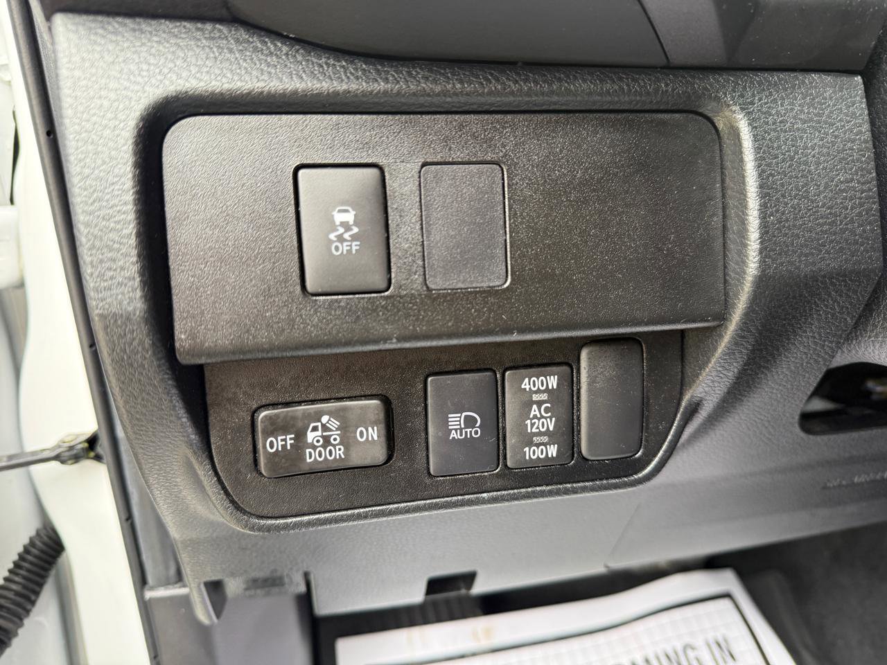 Used 2022 Toyota Tacoma TRD Off-Road AWD/4WD image 17