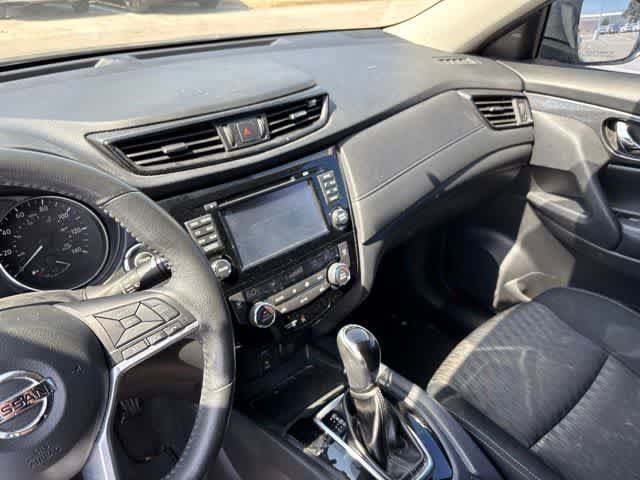 Used 2017 Nissan Rogue SV w/ SV Premium Package FWD image 20