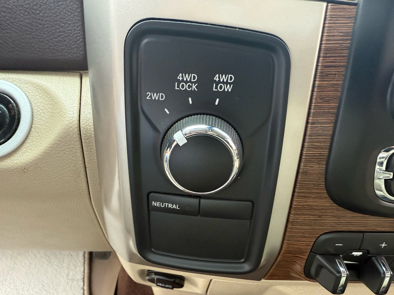 Used 2015 RAM 3500 Laramie w/ Convenience Group image 15