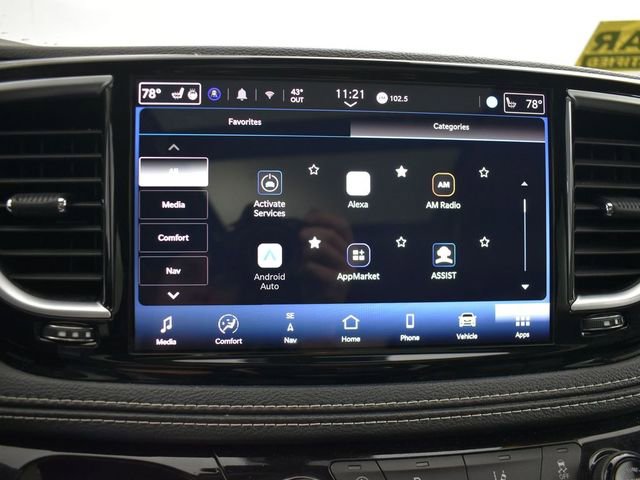 Used 2023 Chrysler Pacifica Limited image 24