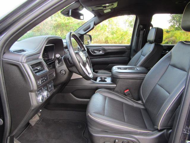 Used 2023 GMC Yukon XL SLT w/ SLT Luxury Package AWD/4WD image 14