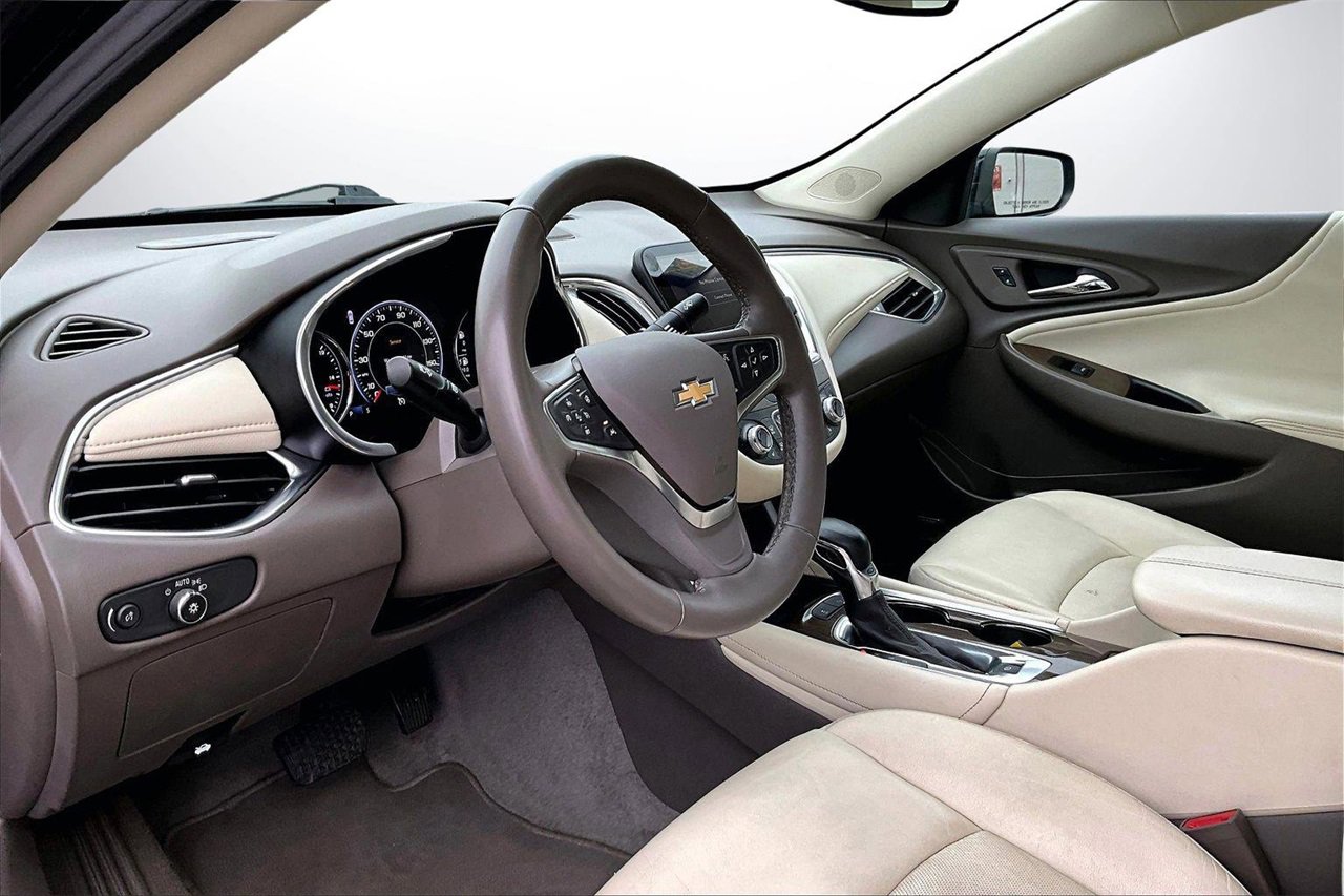 Used 2024 Chevrolet Malibu LT image 19