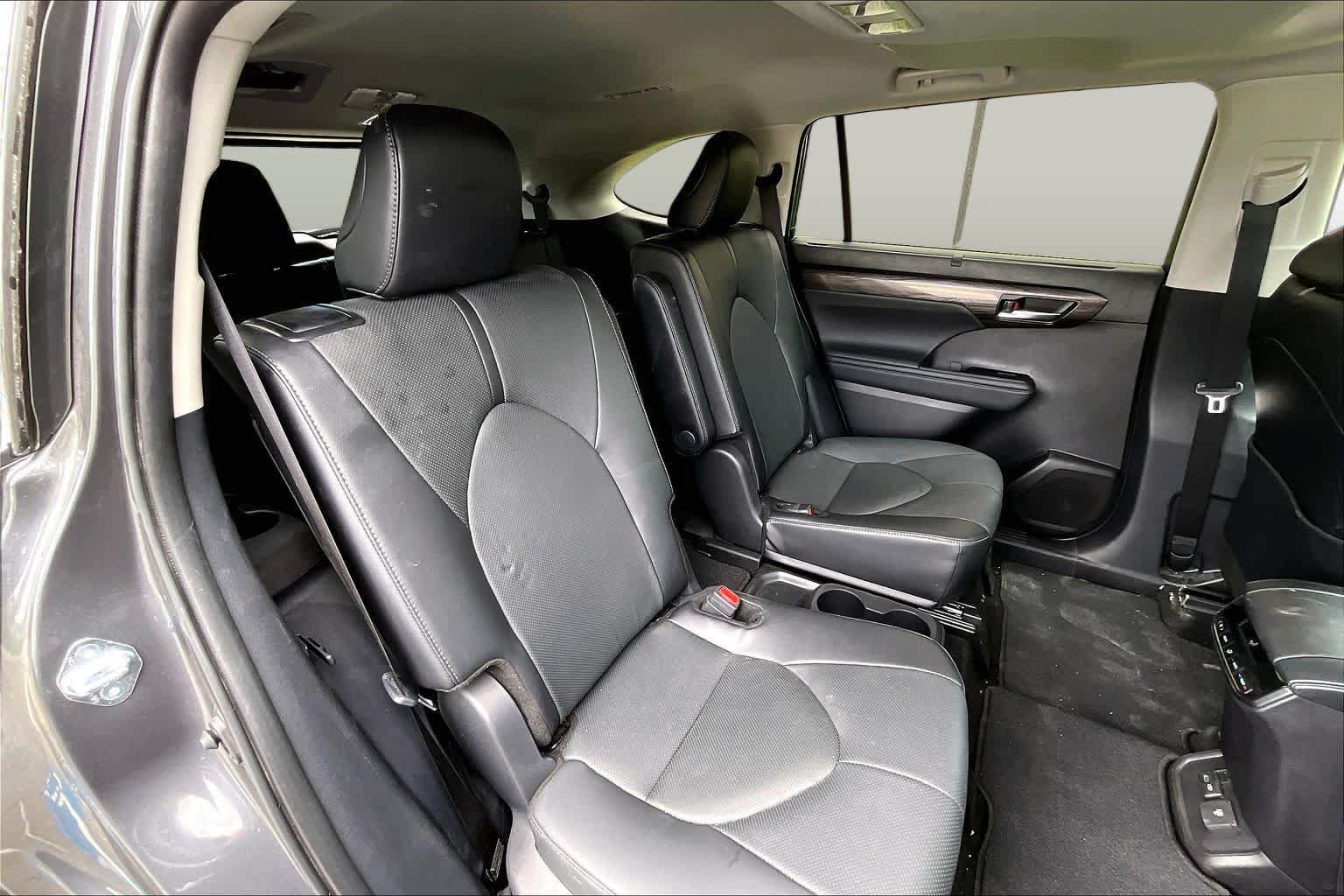 Used 2025 Toyota Highlander Limited AWD/4WD image 20