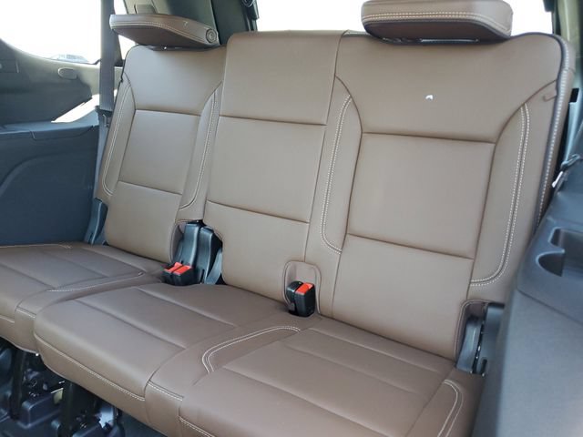 Used 2025 Chevrolet Tahoe High Country AWD/4WD image 11